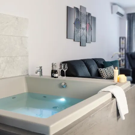 Dream Near Metro Station!